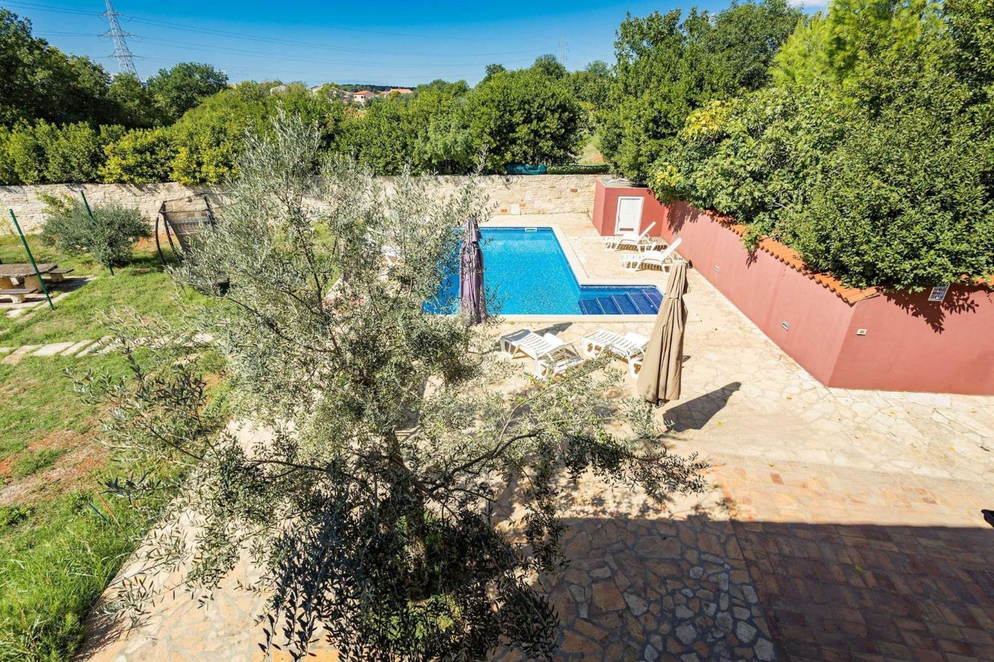 Holiday Home Pina Пула Екстериор снимка